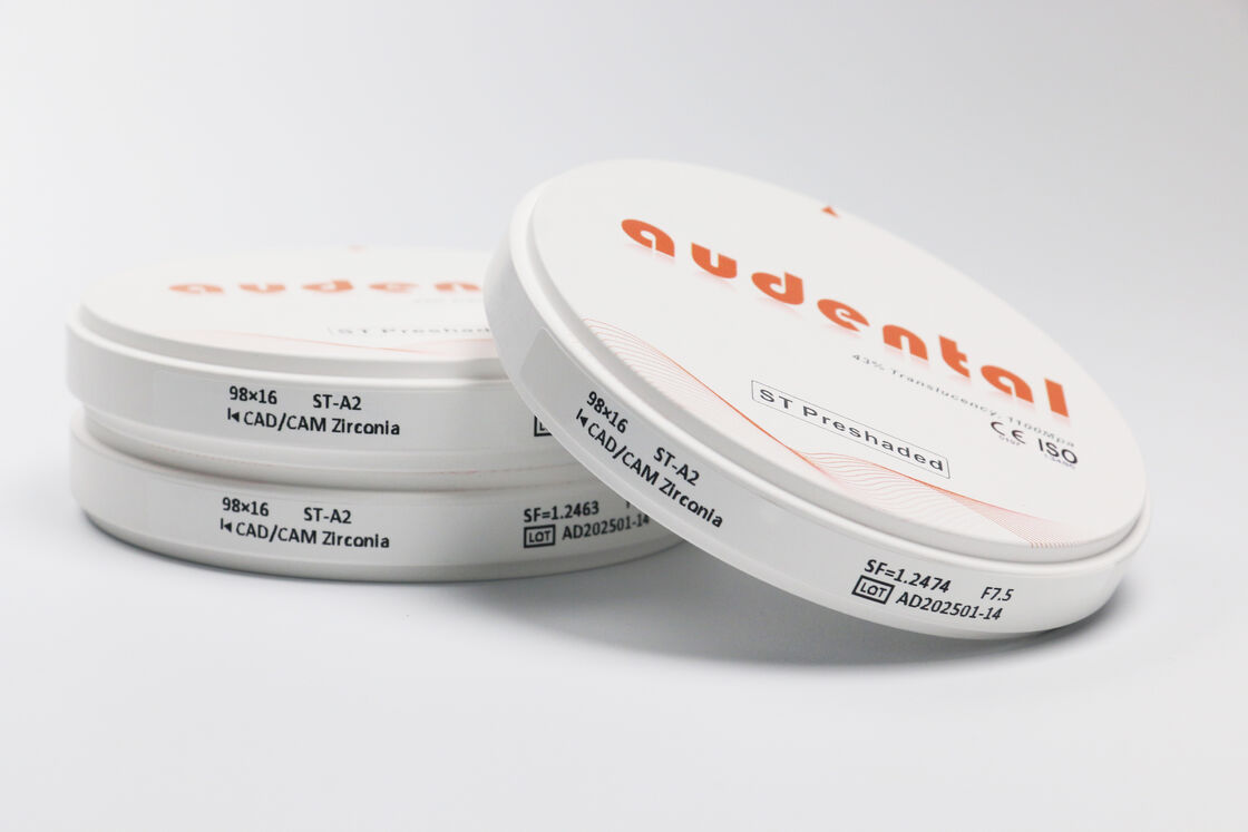 Bloco de zircônio pré-sombra fornecendo precisão de cor uniforme e alta translucidez para restaurações dentárias de aparência natural