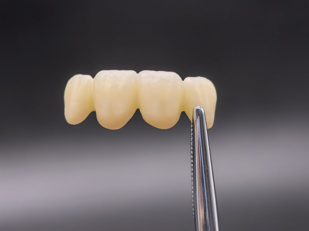 Bloco de Zircônia Dental Oferecendo Design Gradiente Avançado e Estabilidade Química para Desempenho em Fabricação Dental CAD CAM de Precisão