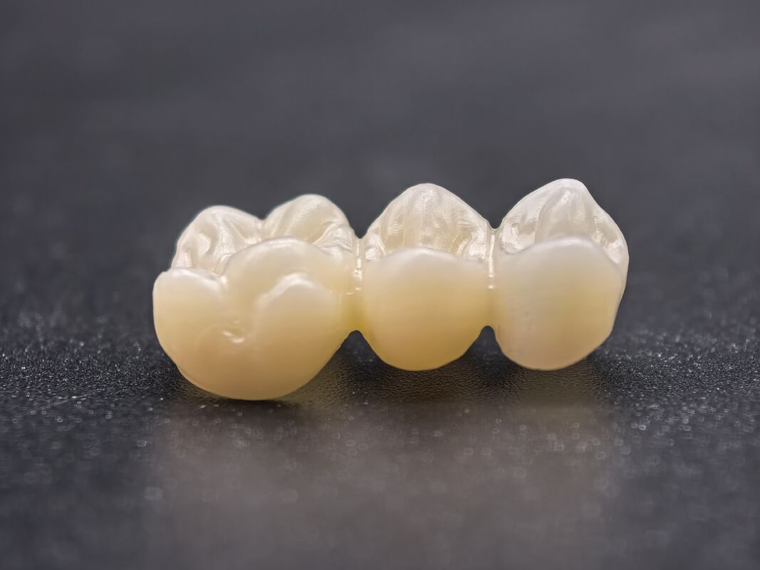 Bloco de Zircônia Dental Oferecendo Design Gradiente Avançado e Estabilidade Química para Desempenho em Fabricação Dental CAD CAM de Precisão